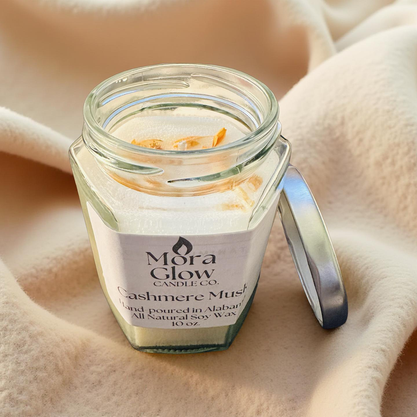 Cashmere Musk soy candle, 10oz, luxurious warm musk scent for cozy indoor ambiance